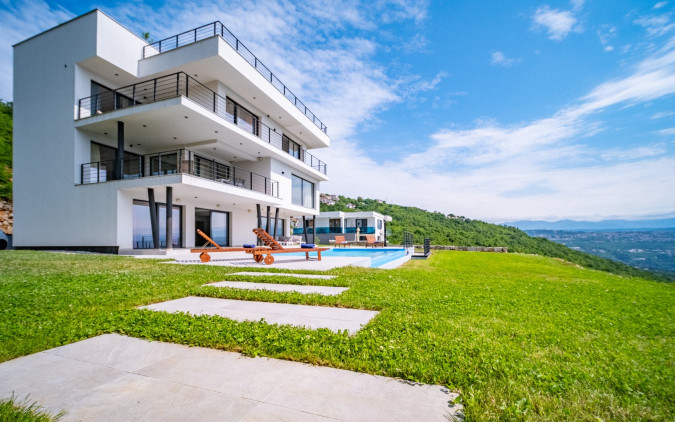 Perfect blend of sea and hills, Villa Deavista Opatija with Pool, Kvarner, Croatia Matulji